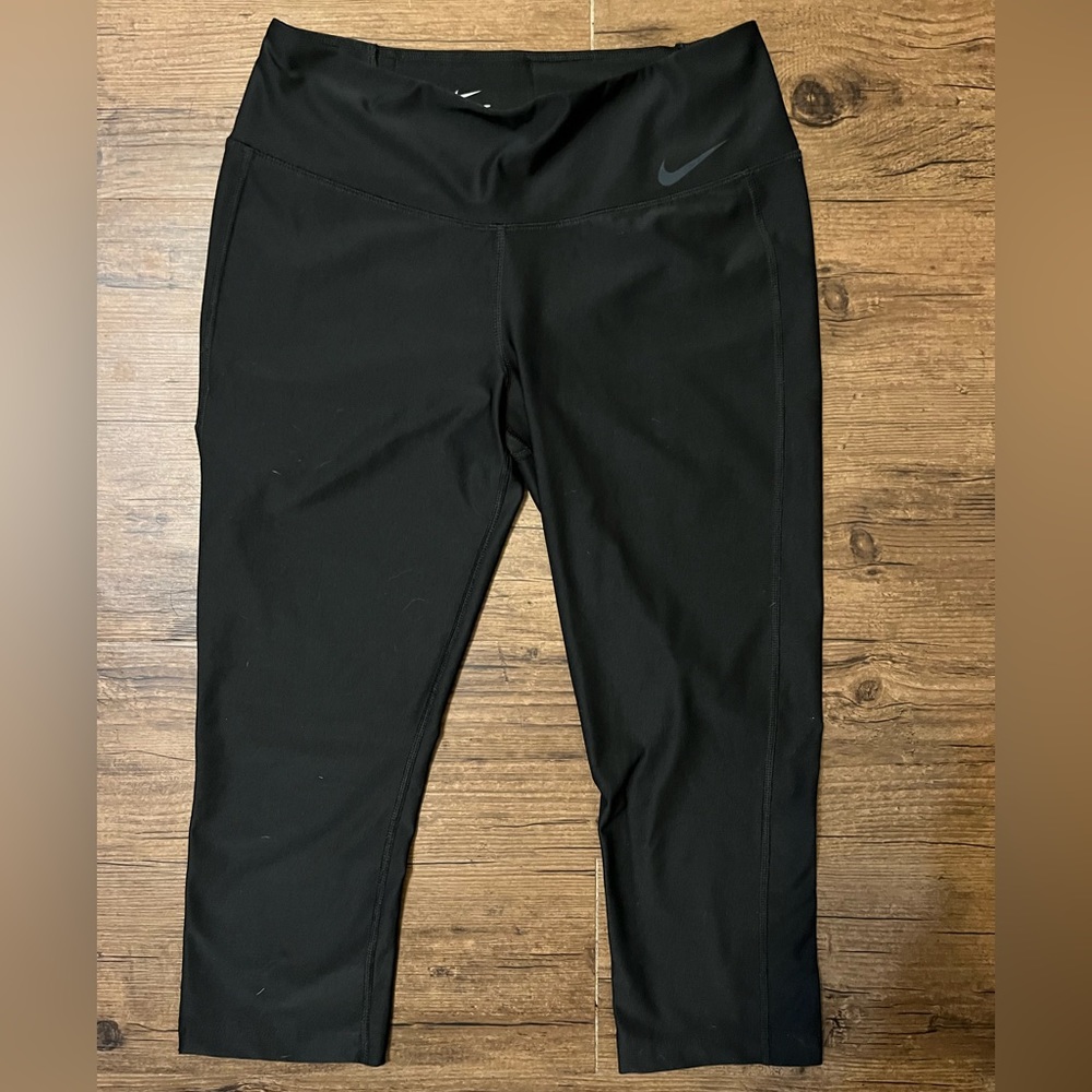 Nike capri leggings, size M